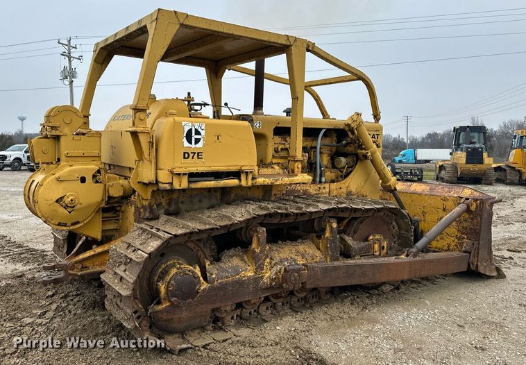 image for item NM9133 1968 Caterpillar D7E  dozer