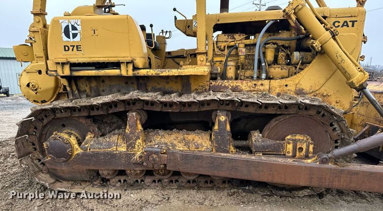 image for item NM9133 1968 Caterpillar D7E  dozer