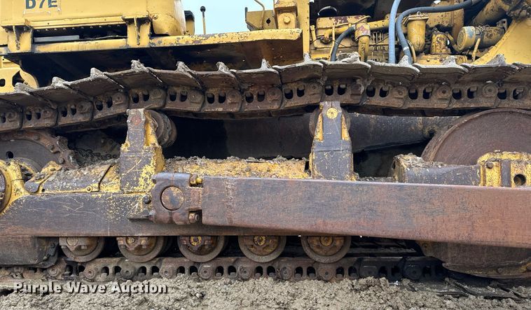 image for item NM9133 1968 Caterpillar D7E  dozer