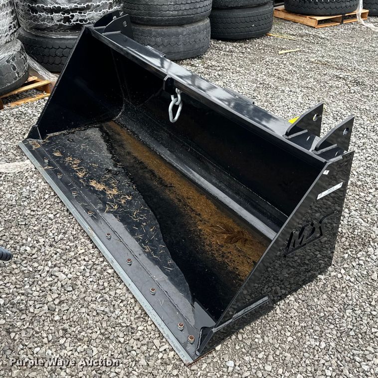 image for item NM9136 2021 MDS 11520-70-129  84" W telehandler bucket