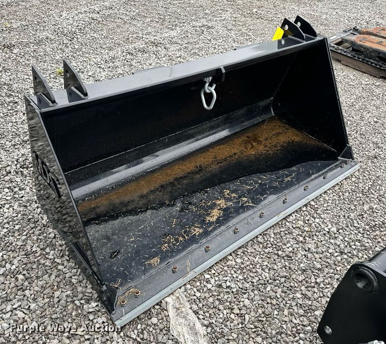 image for item NM9136 2021 MDS 11520-70-129  84" W telehandler bucket