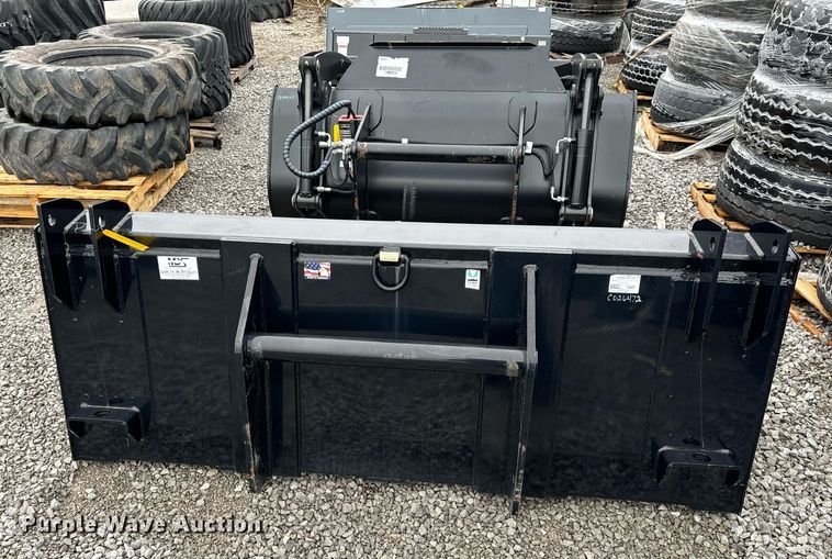 image for item NM9136 2021 MDS 11520-70-129  84" W telehandler bucket