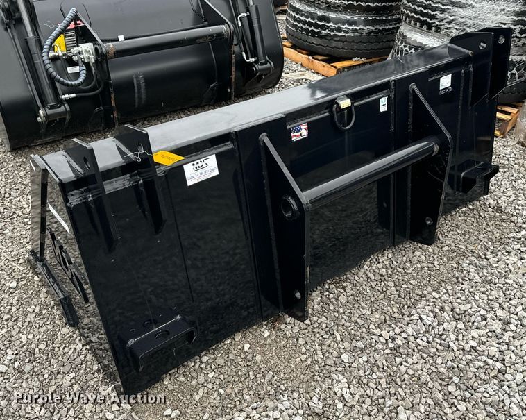 image for item NM9136 2021 MDS 11520-70-129  84" W telehandler bucket