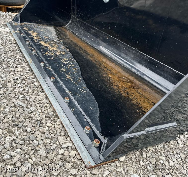 image for item NM9136 2021 MDS 11520-70-129  84" W telehandler bucket