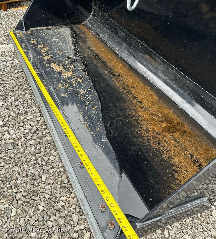 image for item NM9136 2021 MDS 11520-70-129  84" W telehandler bucket
