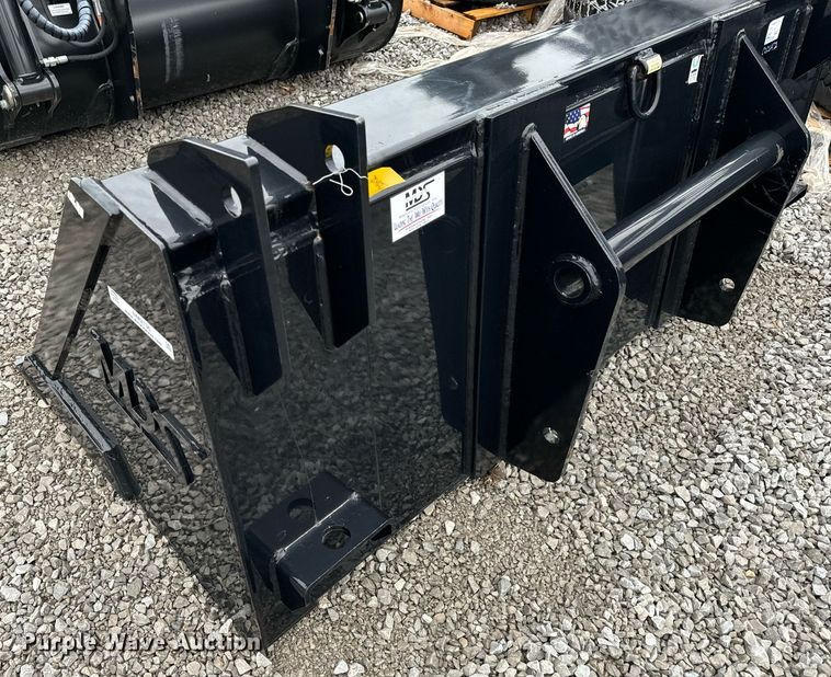 image for item NM9136 2021 MDS 11520-70-129  84" W telehandler bucket