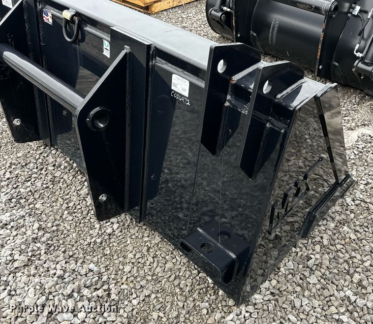 image for item NM9136 2021 MDS 11520-70-129  84" W telehandler bucket