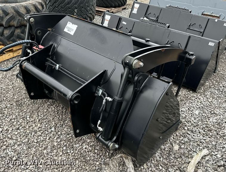 image for item NM9137 2018 Manitou CBG1850DAFU  72" telehandler grapple bucket