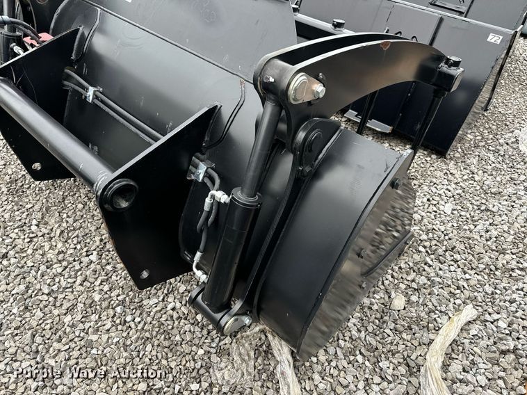 image for item NM9137 2018 Manitou CBG1850DAFU  72" telehandler grapple bucket