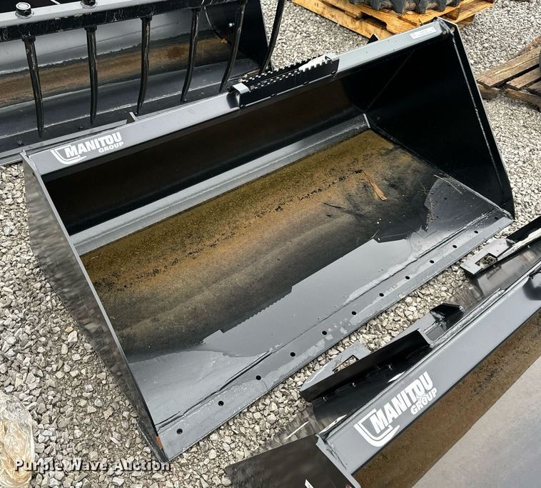 image for item NM9138 2022 Manitou 502511  skid steer bucket