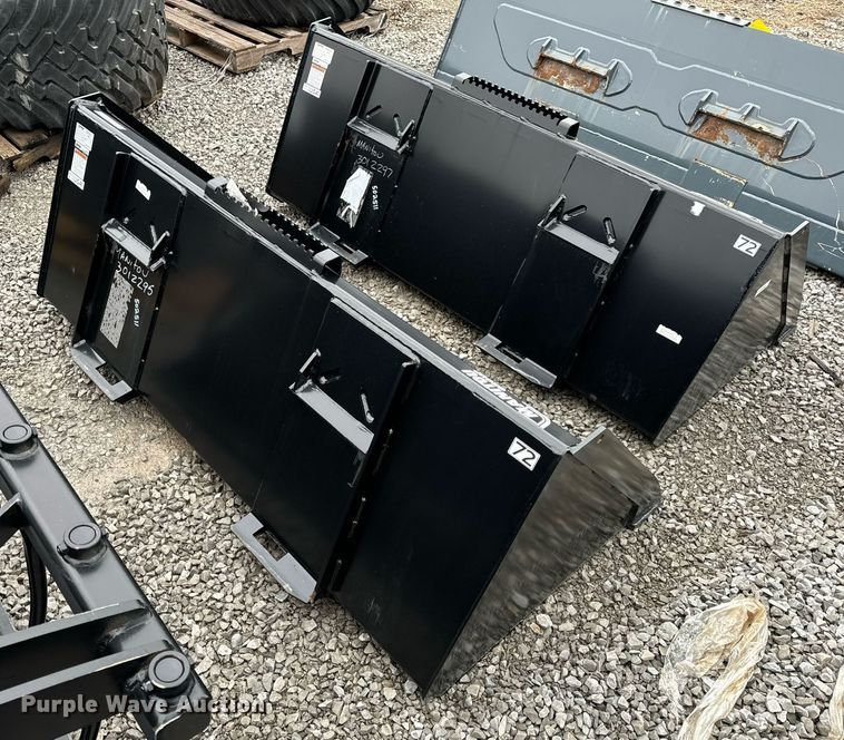 image for item NM9138 2022 Manitou 502511  skid steer bucket