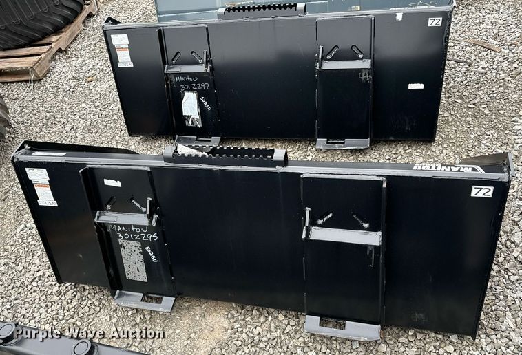 image for item NM9138 2022 Manitou 502511  skid steer bucket