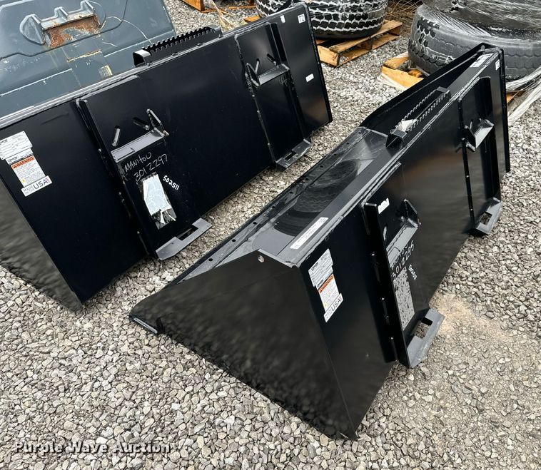 image for item NM9138 2022 Manitou 502511  skid steer bucket