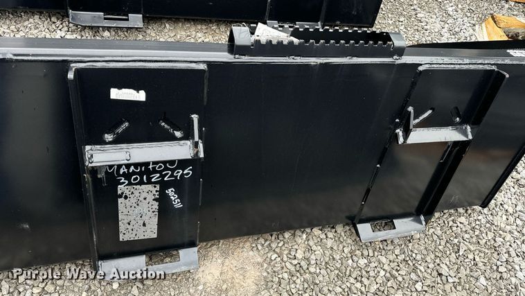 image for item NM9138 2022 Manitou 502511  skid steer bucket