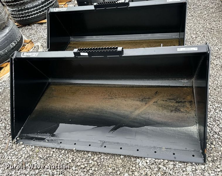 image for item NM9139 2022 Manitou 502511  skid steer bucket