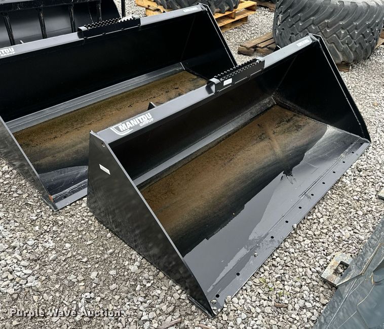 image for item NM9139 2022 Manitou 502511  skid steer bucket