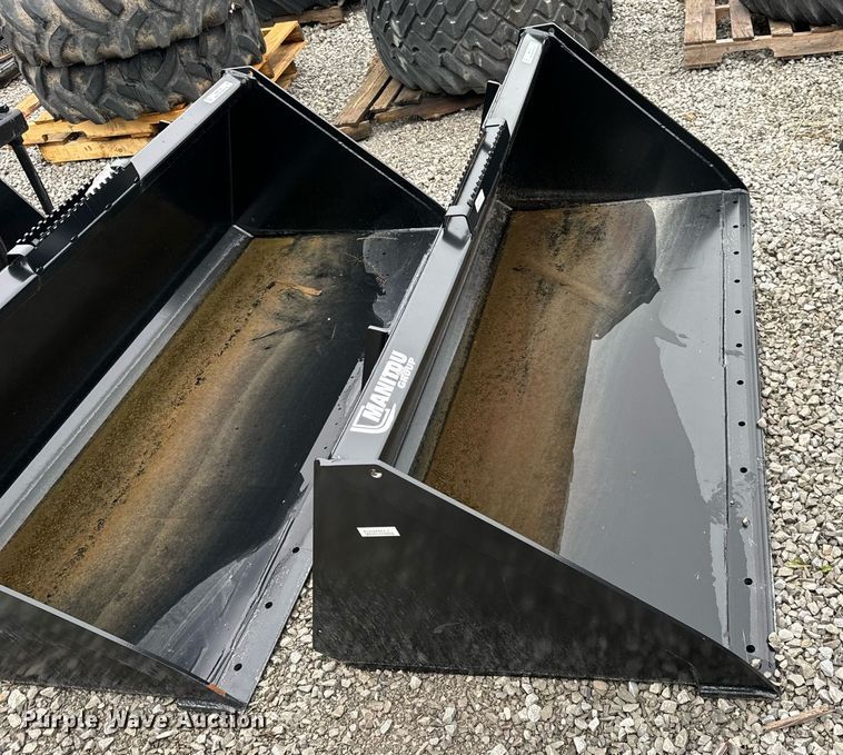 image for item NM9139 2022 Manitou 502511  skid steer bucket