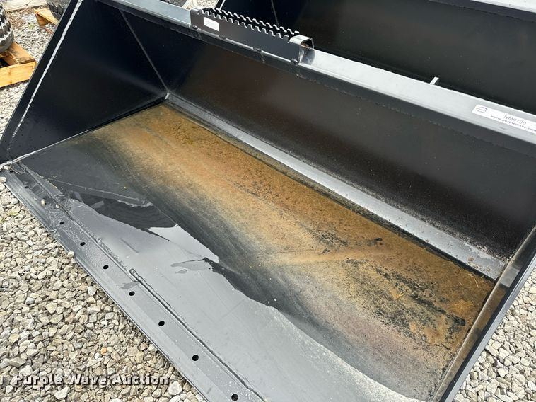 image for item NM9139 2022 Manitou 502511  skid steer bucket