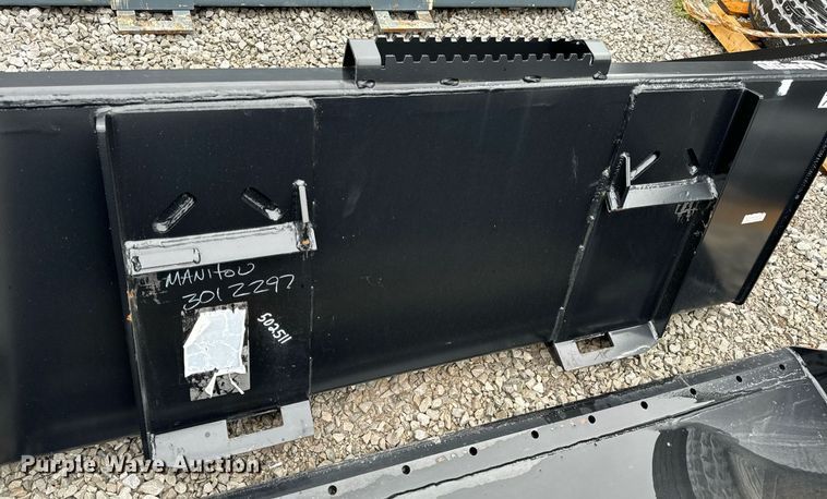 image for item NM9139 2022 Manitou 502511  skid steer bucket