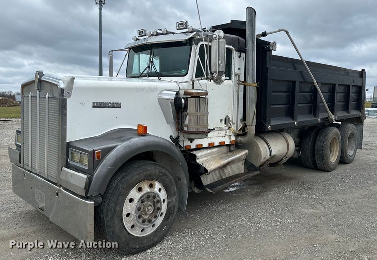 image for item NM9165 1984 Kenworth W900  dump truck