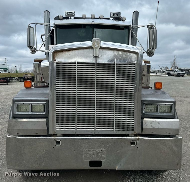 image for item NM9165 1984 Kenworth W900  dump truck
