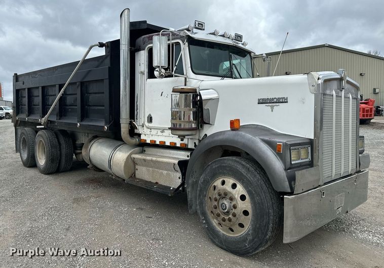 image for item NM9165 1984 Kenworth W900  dump truck