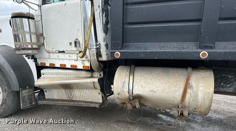 image for item NM9165 1984 Kenworth W900  dump truck