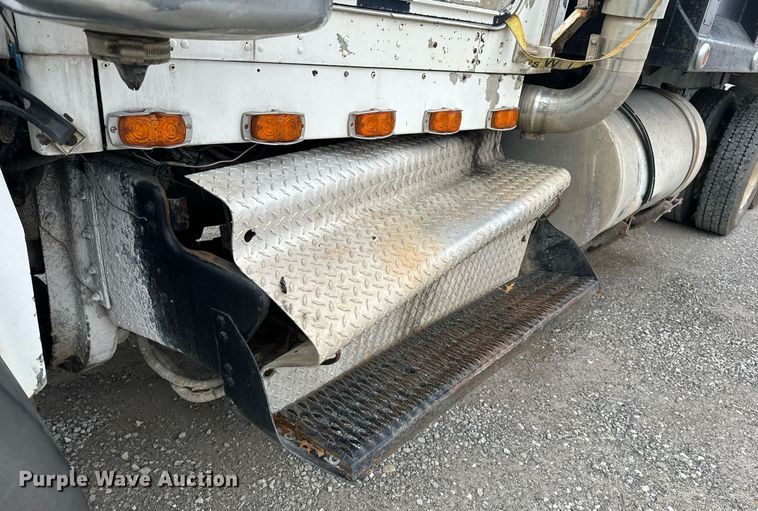 image for item NM9165 1984 Kenworth W900  dump truck