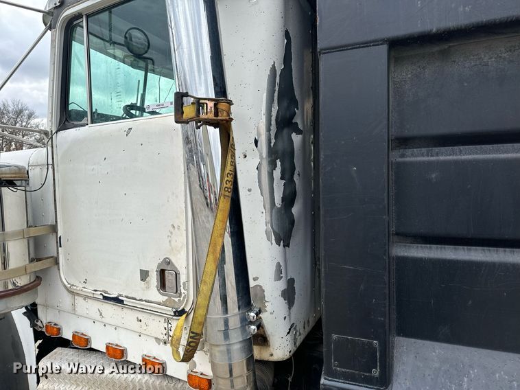 image for item NM9165 1984 Kenworth W900  dump truck