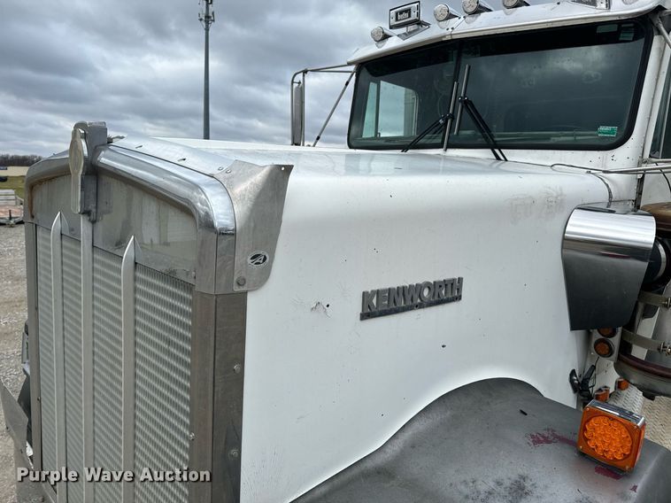 image for item NM9165 1984 Kenworth W900  dump truck