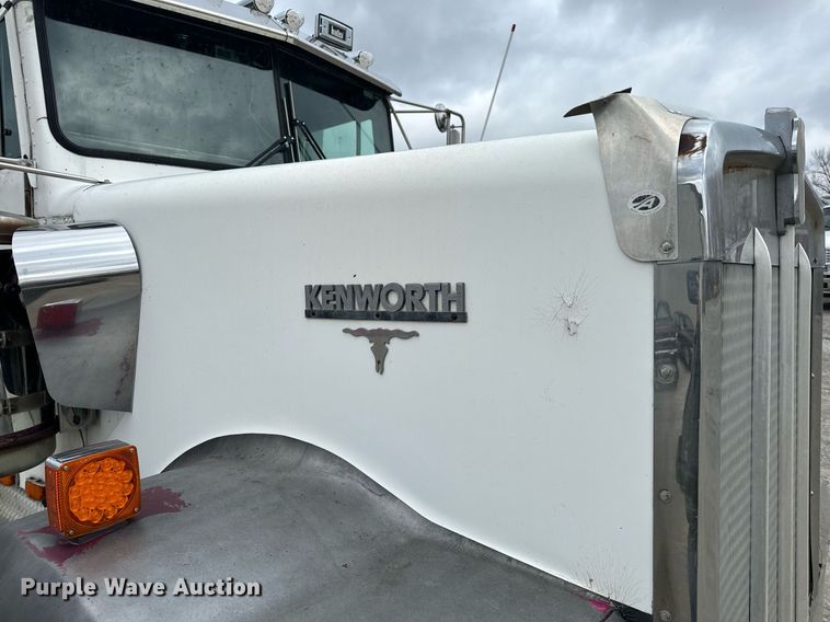 image for item NM9165 1984 Kenworth W900  dump truck