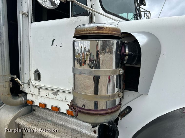 image for item NM9165 1984 Kenworth W900  dump truck