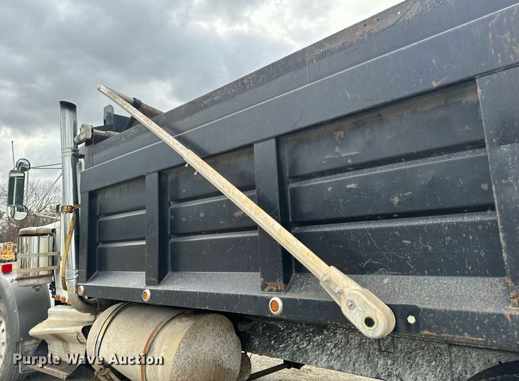 image for item NM9165 1984 Kenworth W900  dump truck