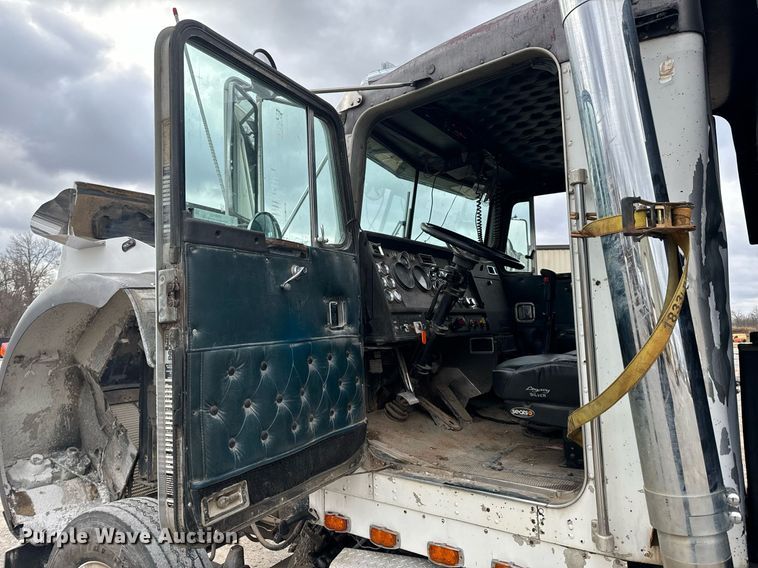 image for item NM9165 1984 Kenworth W900  dump truck