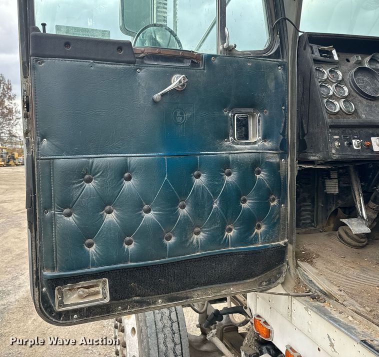 image for item NM9165 1984 Kenworth W900  dump truck