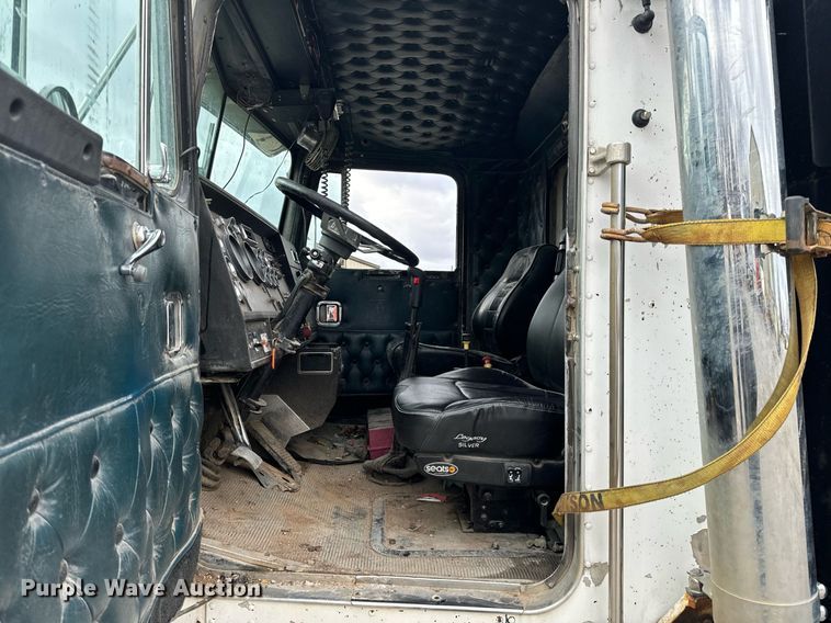 image for item NM9165 1984 Kenworth W900  dump truck