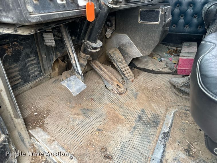 image for item NM9165 1984 Kenworth W900  dump truck