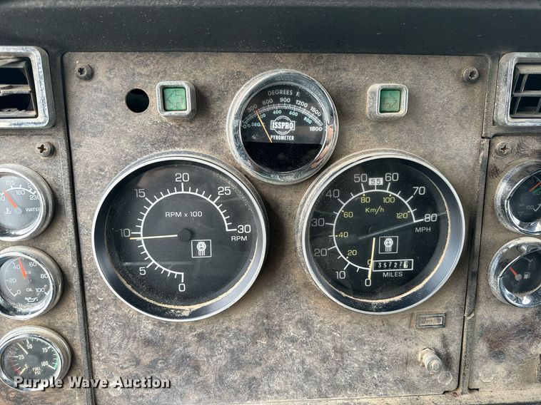 image for item NM9165 1984 Kenworth W900  dump truck