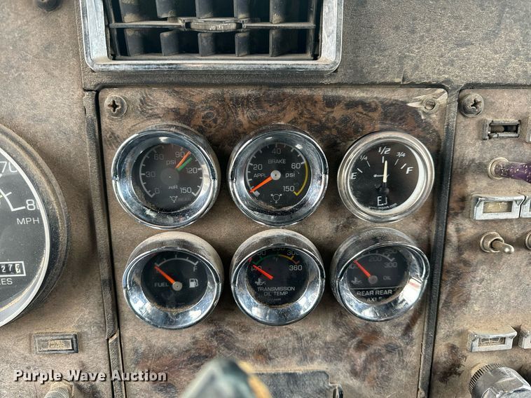 image for item NM9165 1984 Kenworth W900  dump truck