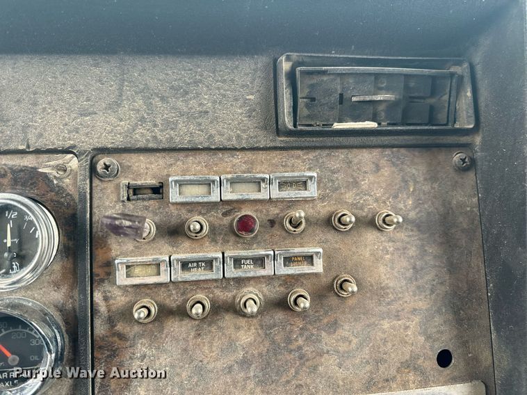 image for item NM9165 1984 Kenworth W900  dump truck