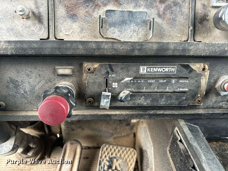 image for item NM9165 1984 Kenworth W900  dump truck