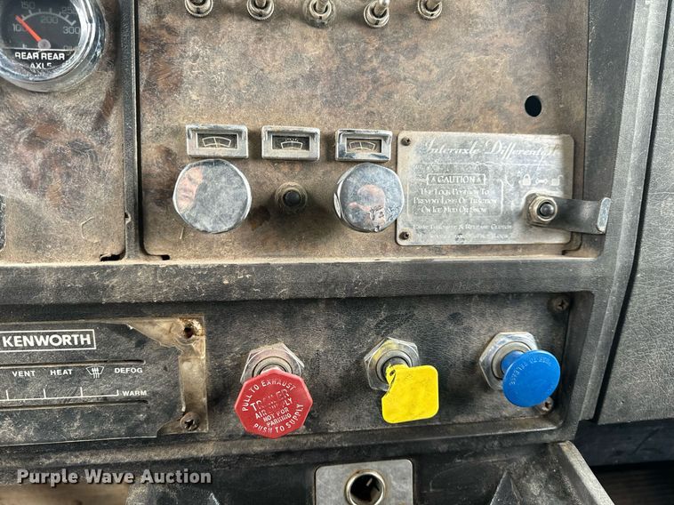 image for item NM9165 1984 Kenworth W900  dump truck