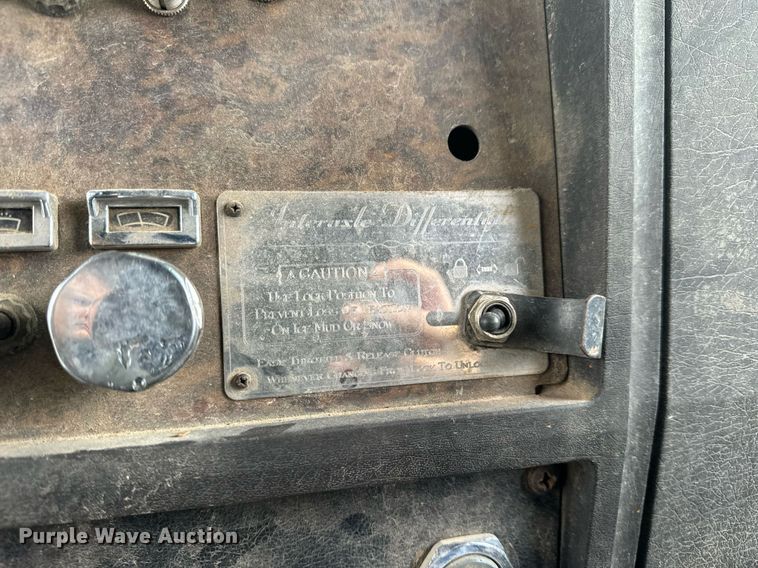 image for item NM9165 1984 Kenworth W900  dump truck