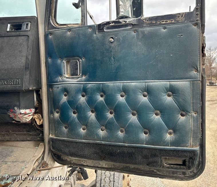 image for item NM9165 1984 Kenworth W900  dump truck