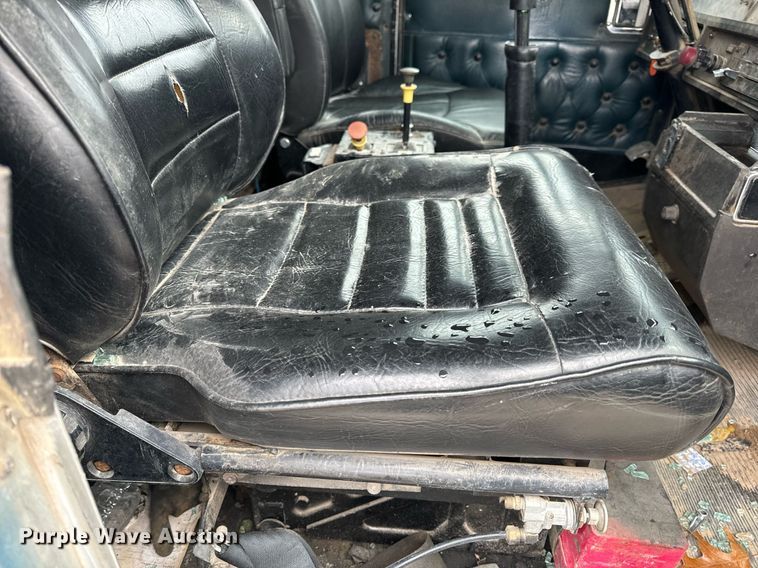 image for item NM9165 1984 Kenworth W900  dump truck