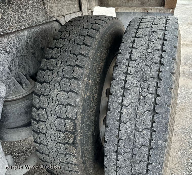 image for item NM9165 1984 Kenworth W900  dump truck