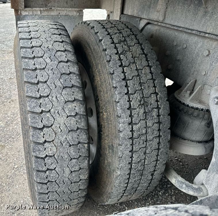 image for item NM9165 1984 Kenworth W900  dump truck