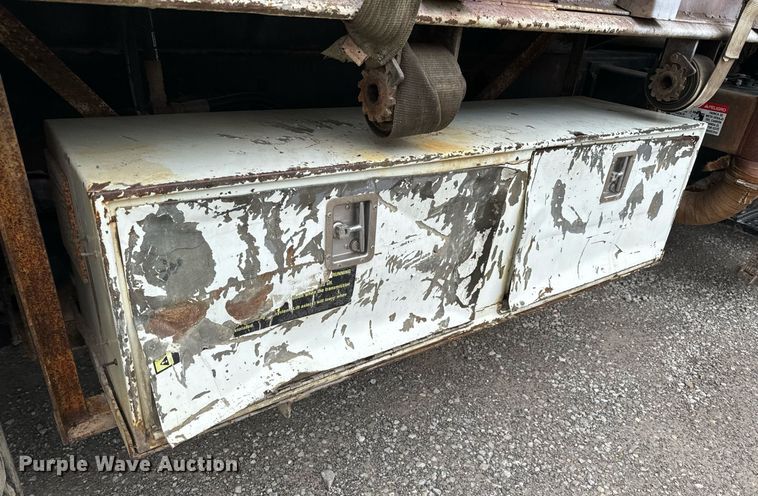 image for item NM9166 2008 International WorkStar 7600  crane truck