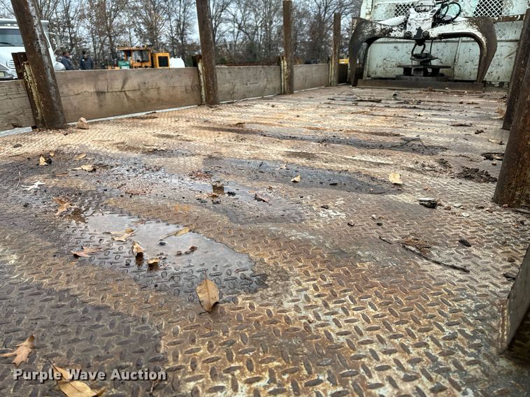 image for item NM9166 2008 International WorkStar 7600  crane truck