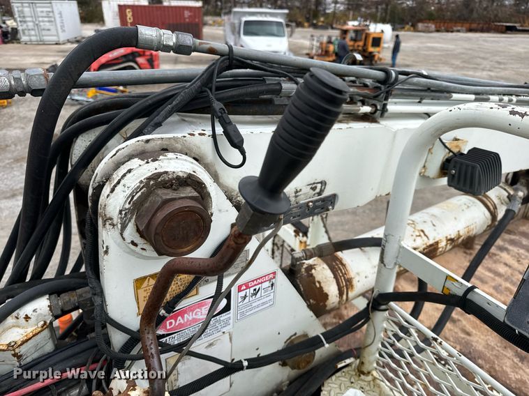 image for item NM9166 2008 International WorkStar 7600  crane truck